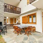 Cozy In Ayas With Kitchenette Apartamento *