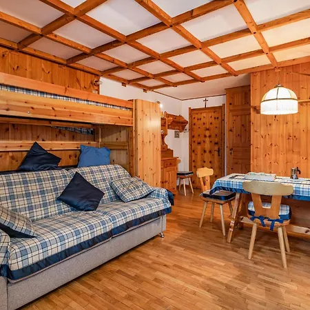Cozy In Ayas With Kitchenette Apartamento