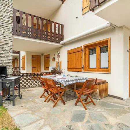 Cozy In Ayas With Kitchenette Apartmán *